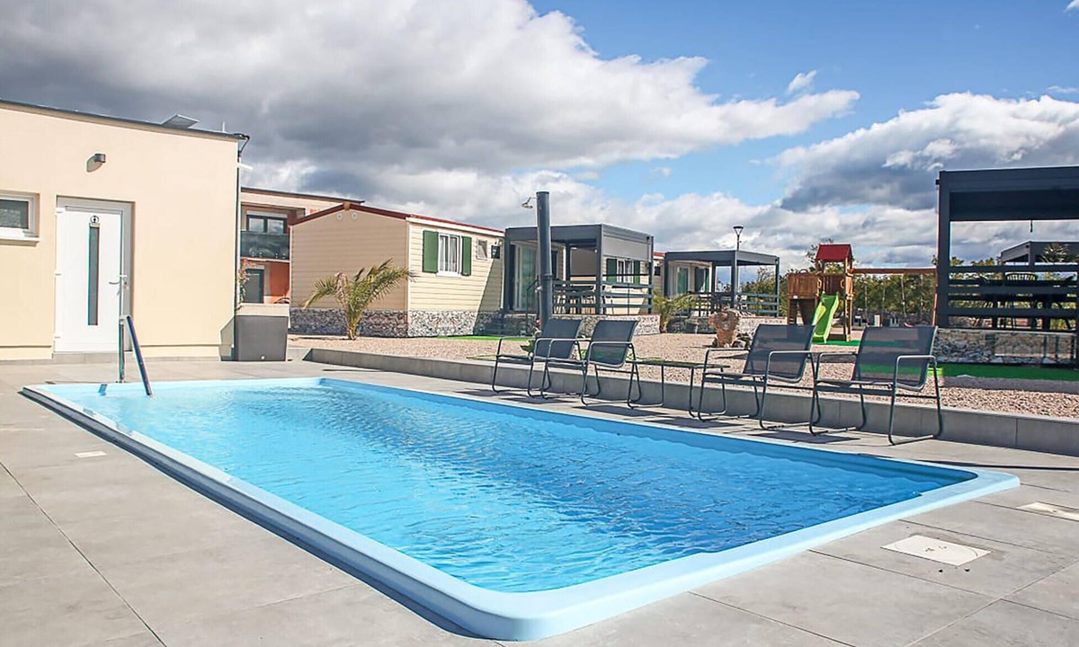 Bristane House | Amazing (sta)caravan in Drnis with WiFi