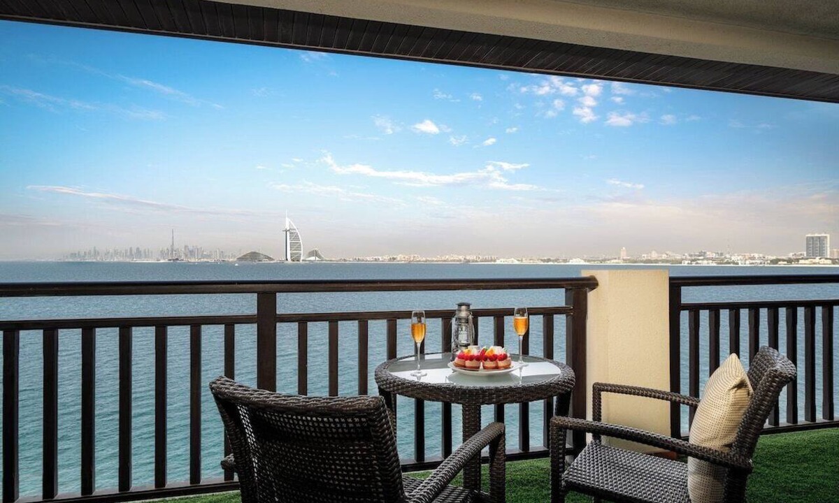 Palm Jumeirah Apartment | Anantara Sea View/Private Beach/Lagoon Pool