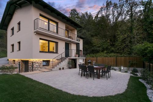 Lasko House | Angel Boutique Home - Entire premium house