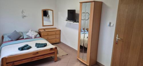 Kranj Apartment | Apartma in the countryside under Storžič