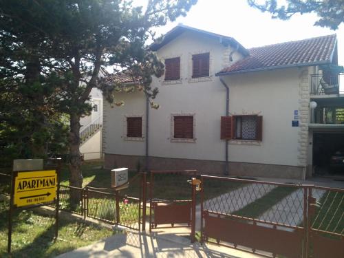 Gornji Karin Apartment | Apartman Amalija
