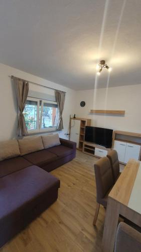 Pirovac Apartment | Apartman Ena terasa&parking