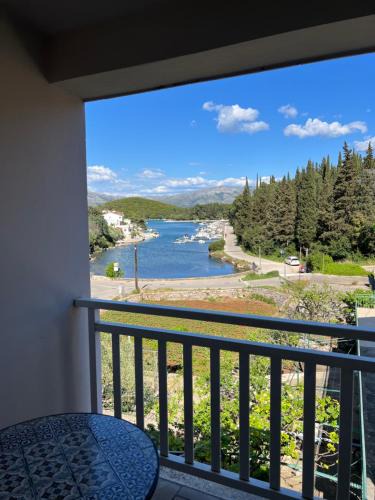 Cove Tri Zala (Zrnovo) Apartment | Apartman Kalac