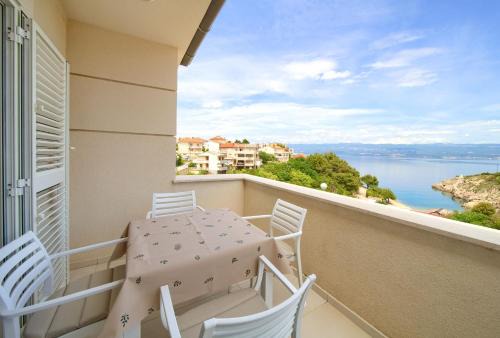 Vrbnik Apartment | Apartman Pina