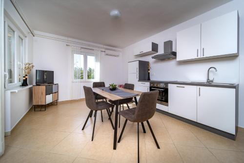 Barbat na Rabu Apartment | Apartmani Milena