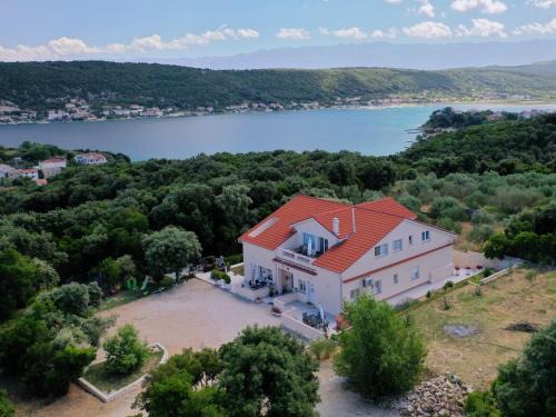 Supetarska Draga Apartment | Apartmani "Sandro" Gonar