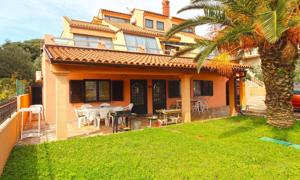 Pjescana Uvala Apartment | Apartment 2319/108626 (Istria - Pjescana Uvala), 100m from the beach