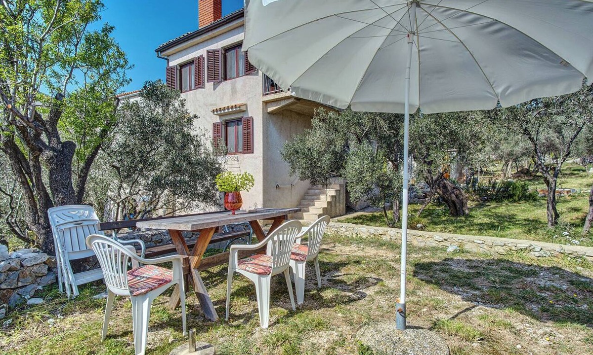 Martinscica Apartment | Apartment 2440/244325 (Kvarner - Martinšćica), 200m from the beach