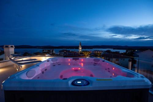 Turanj Apartment | APARTMENT 3 Villa Stella Deluxe with a heated swimming pool, jacuzzi, sauna and BBQ