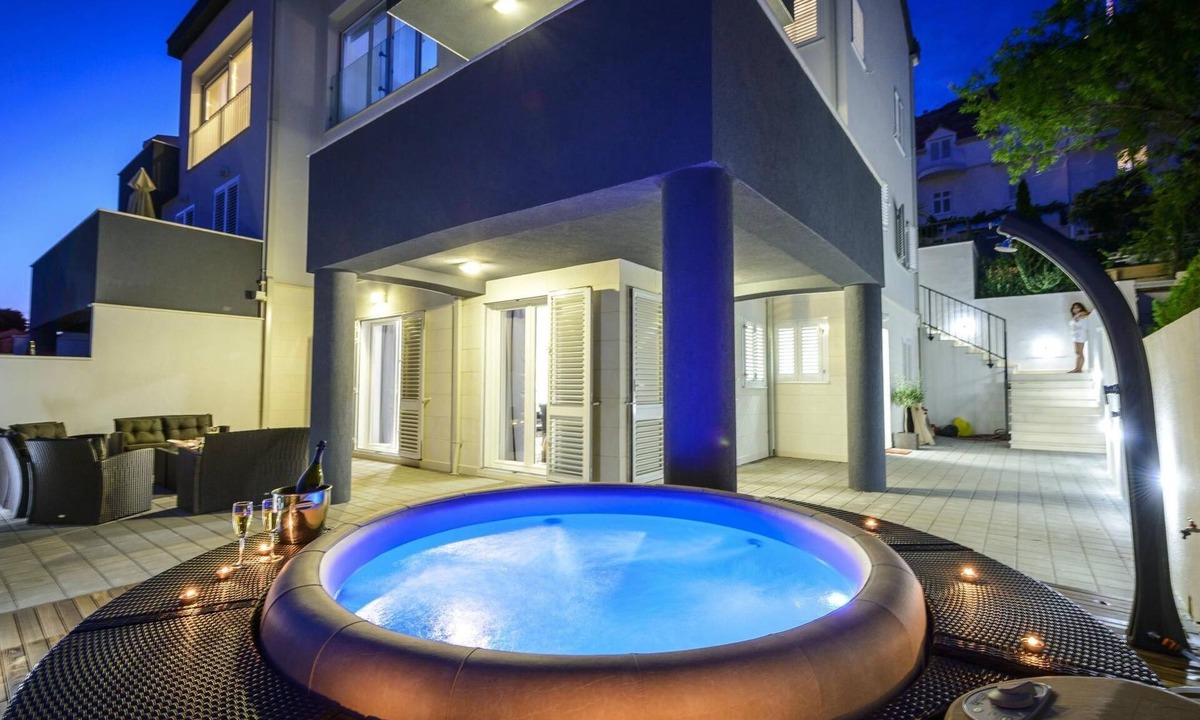 Gornji Kono Apartment | Apartment Allure by Interhome