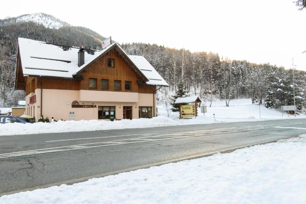 Gozd Martuljek House | Apartment and rooms Maraton