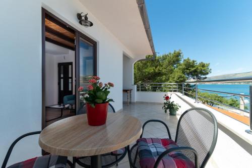 Arbanija Apartment | Apartment Batela