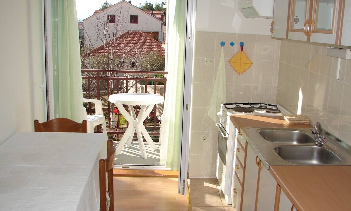 Vodice Apartment | Apartment BIR - with balcony and parking space: A2(4) - Vodice, Riviera Sibenik, Croatia