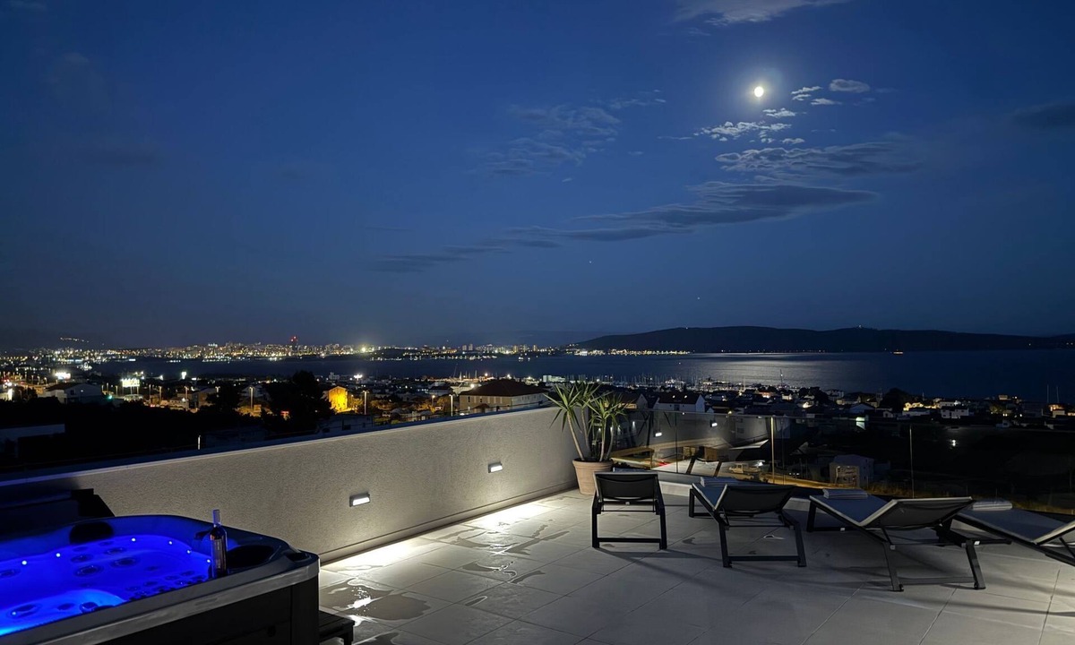 Kastel Gomilica Apartment | Apartment by Interhome