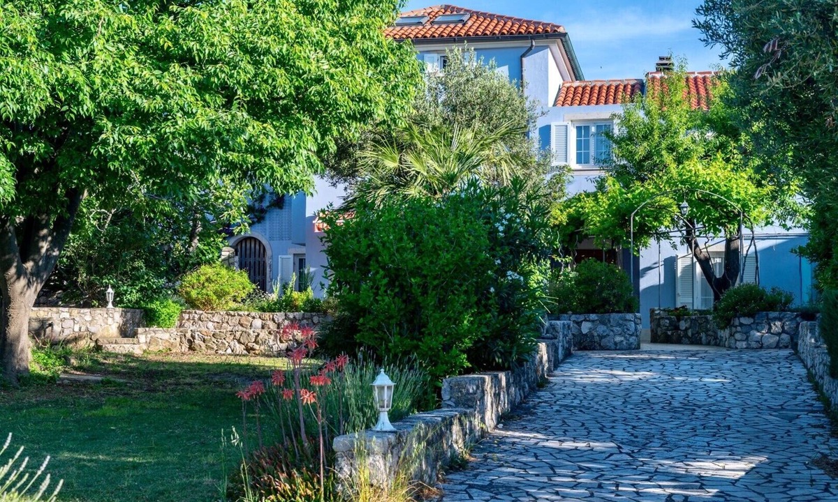 Nerezine Apartment | Apartment CLARA with 2 terraces with sea view 30m from the beach