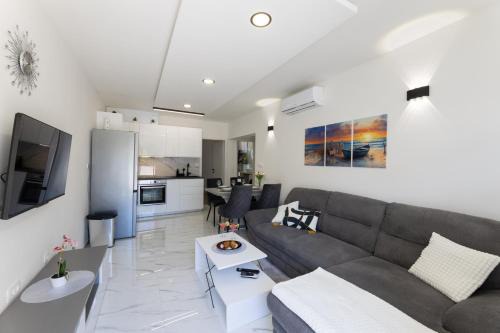 Kastel Luksic Apartment | Apartment Coastal Charm