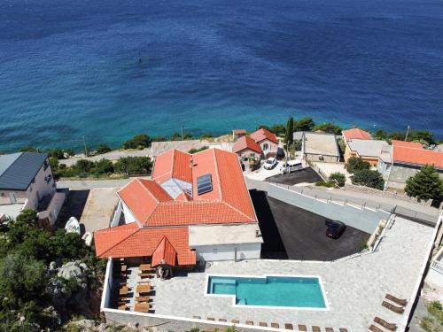Cesarica Apartment | Apartment Delfin-2 by Interhome