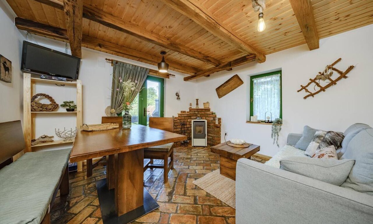 Vranovaca Apartment | Apartment 'Holiday Park Plitvice Paradise' with Mountain View, Balcony and Wi-Fi