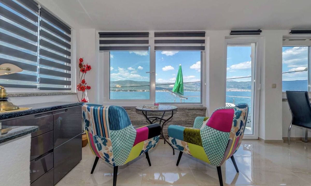 Arbanija Apartment | Apartment in Arbanija with Terrace