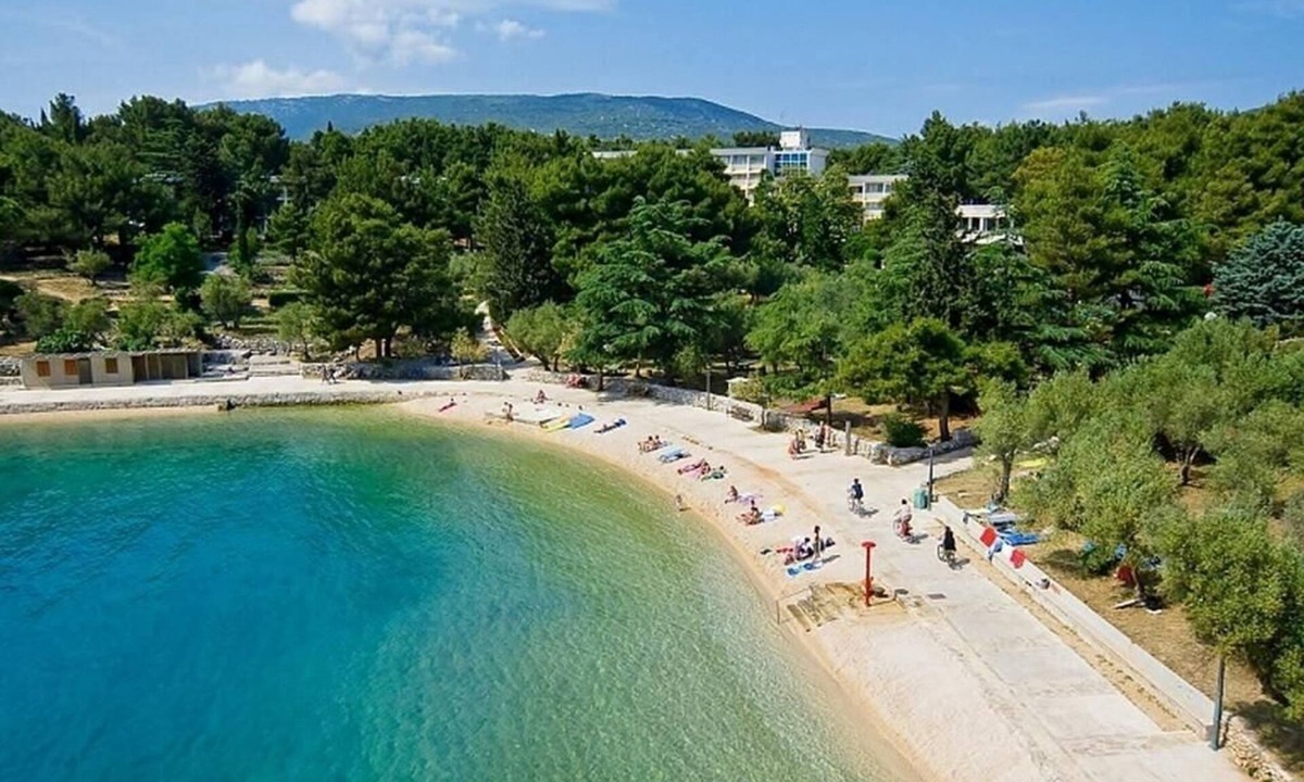Cres Apartment | Apartment in Cres with Balcony, Air condition, WIFI, Washing machine (4249-3)