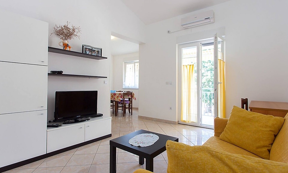 Kukci Apartment | Apartment in Poreč with Balcony, Air condition, WIFI, Washing machine (4928-10)