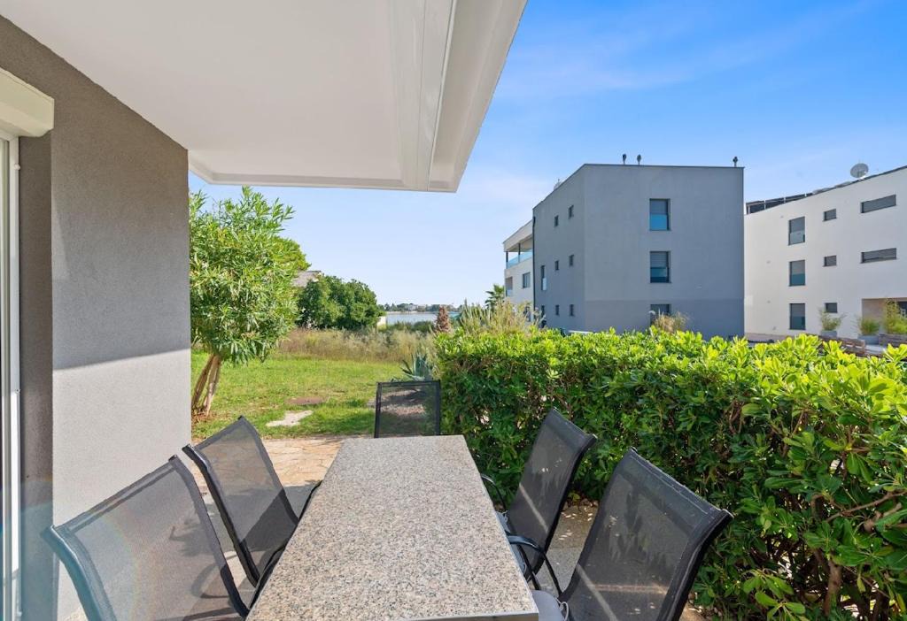 Sukosan Apartment | Apartment in Sukošan with Seaview, Terrace, Air condition, WIFI (3495-2)
