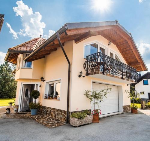 Varpolje Apartment | Apartment Joga