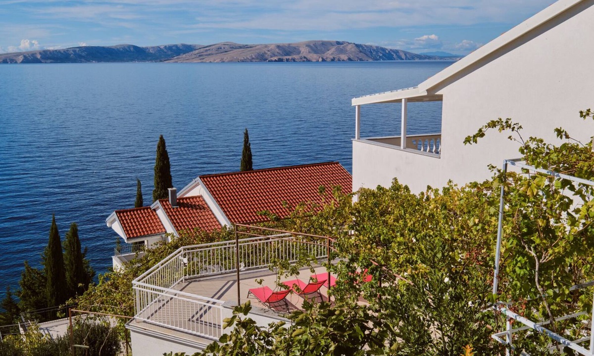 Sveti Juraj Apartment | Apartment Mediera sea view 2 by Villas Guide