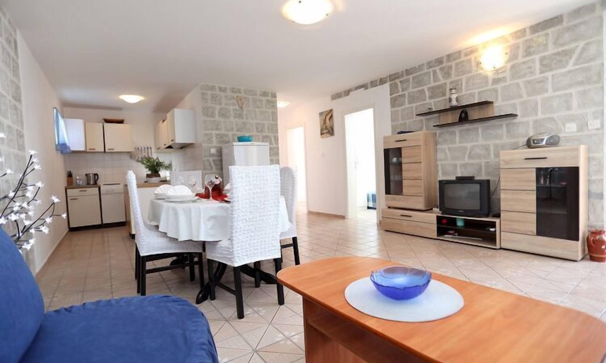 Drvenik Mali Apartment | Apartment Meri - Two Bedroom Apartment with Balcony