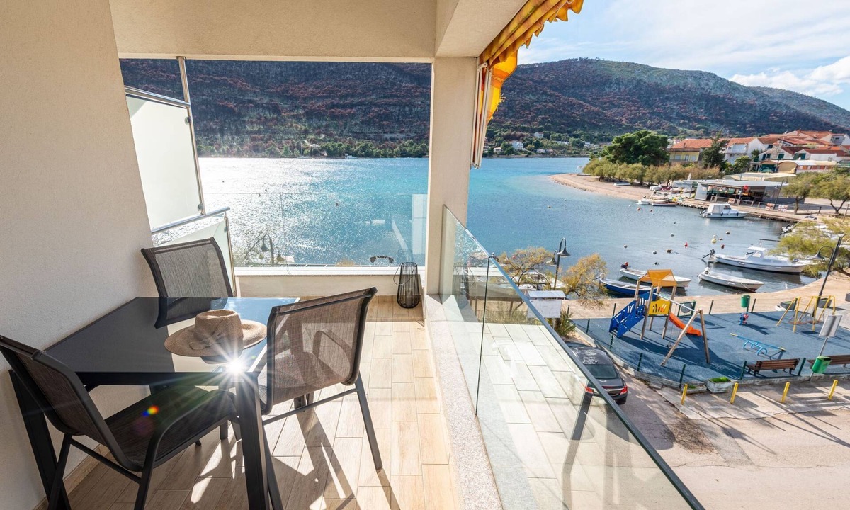 Grebastica Apartment | Apartment mit Meerblick - nur für Erwachsene by Interhome
