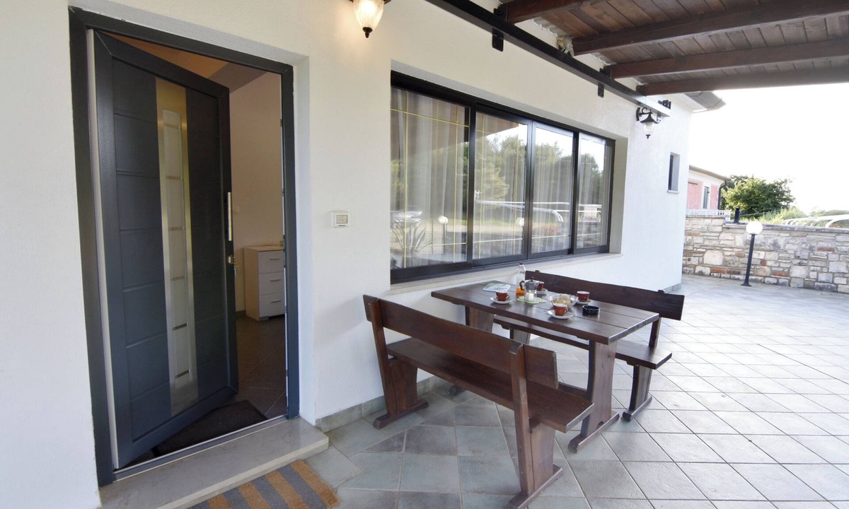Crveni Vrh Apartment | Apartment near Kanegra Beach