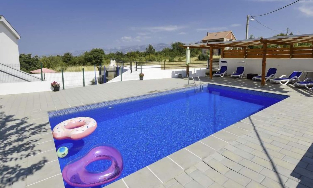 Krusevo Apartment | Apartment Nina by Interhome