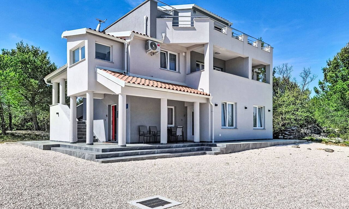 Pridraga Apartment | Apartment Noan by Interhome