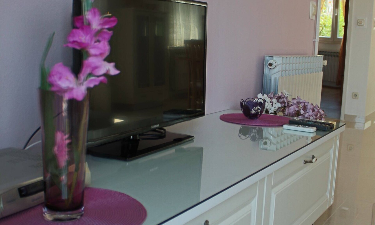 Cavtat Apartment | Apartment Siesta - Two-Bedroom Apartment with Balcony and Sea View