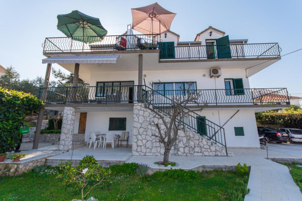 Slatine Apartment | Apartment Slatine 1126b