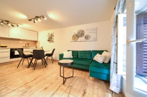 Vrbnik Apartment | Apartment Veris