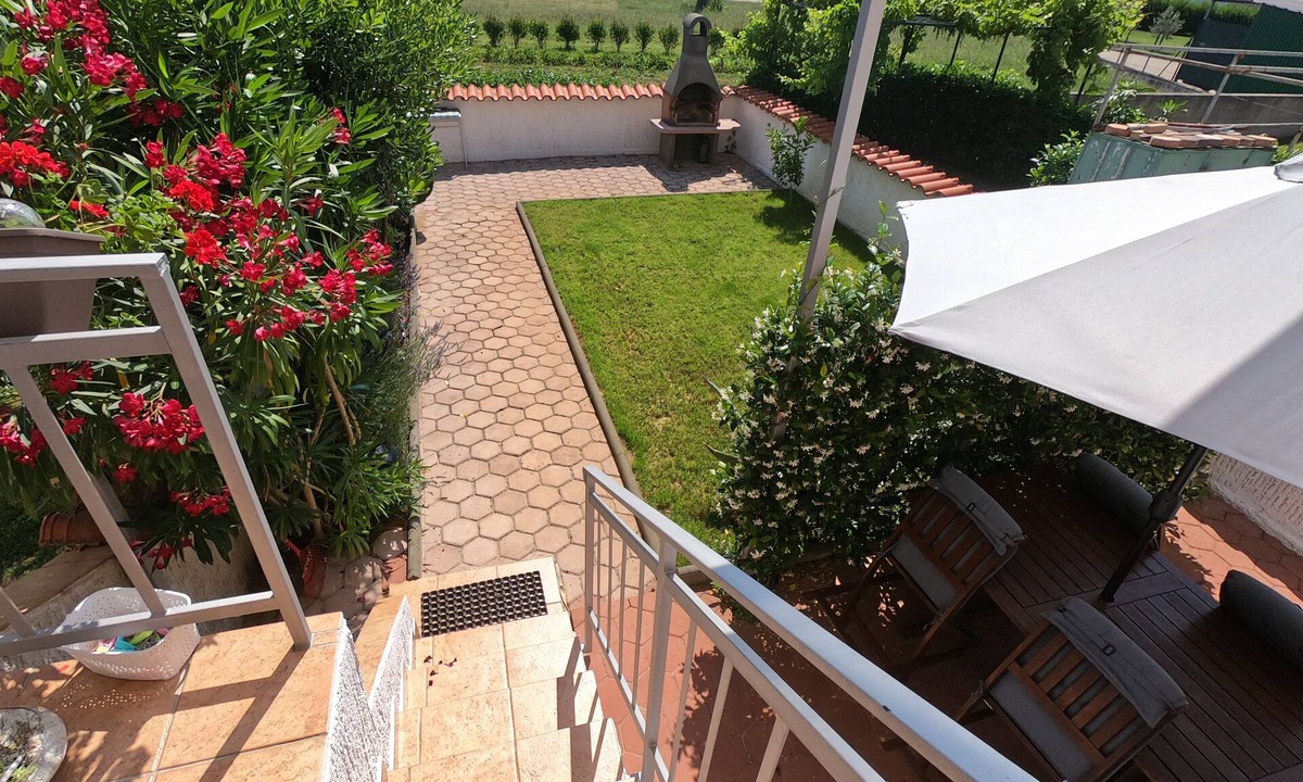 Funtana House | Apartment Viti with garden and barbecue