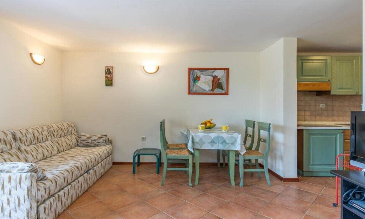 Njivice Apartment | Apartment with balcony and 1 room