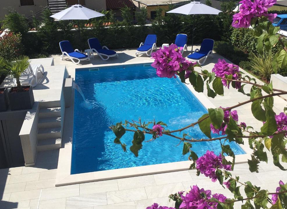 Vintijan Apartment | Apartment with heated pool, Villa Regina