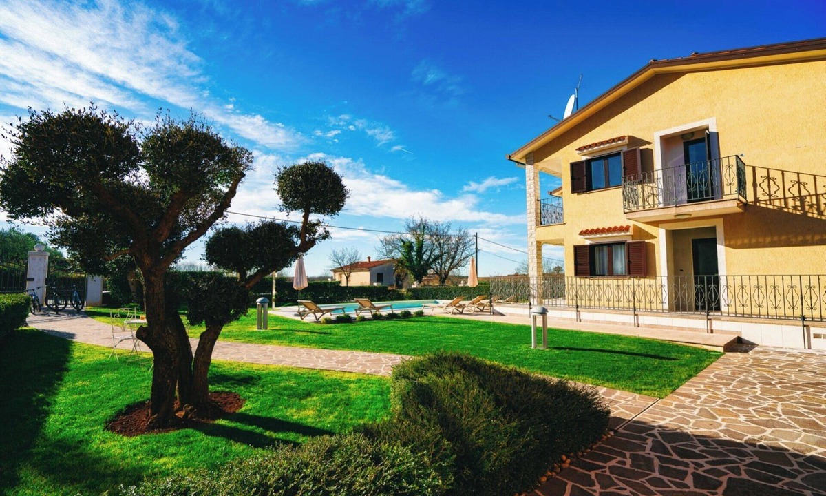 Vizinada Apartment | Apartment with private pool and garden