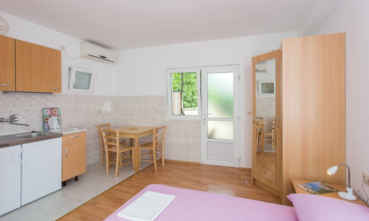 Zupa dubrovacka Apartment | Apartments Bibijana- Superior Studio Apartment with Patio and Sea View (APARTMAN 4)