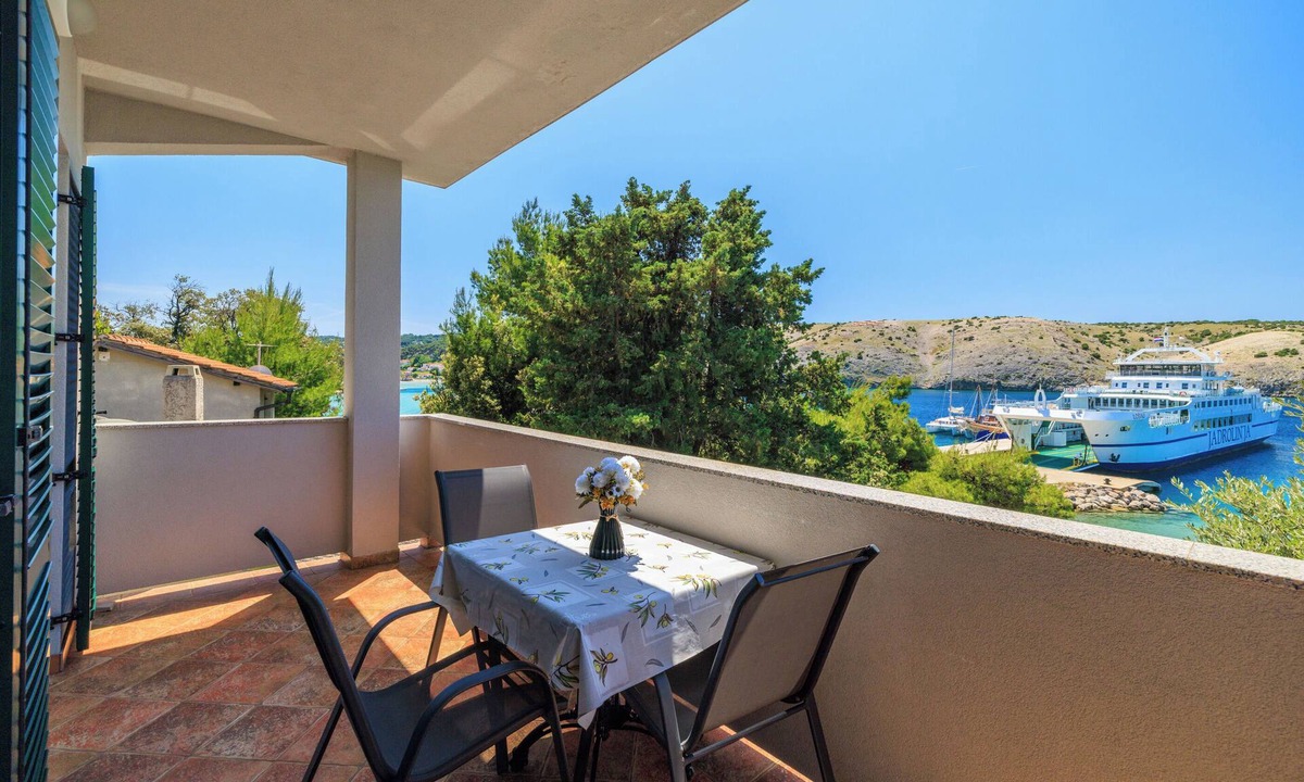 Lopar Apartment | Apartments By the sea in Lopar (86661-A2) - Lopar - island Rab