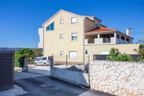 Kastel Stafilic Apartment | Apartments by the sea Kastel Stafilic, Kastela - 21145