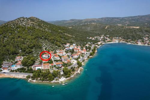 Poljica Apartment | Apartments by the sea Poljica, Trogir - 11103