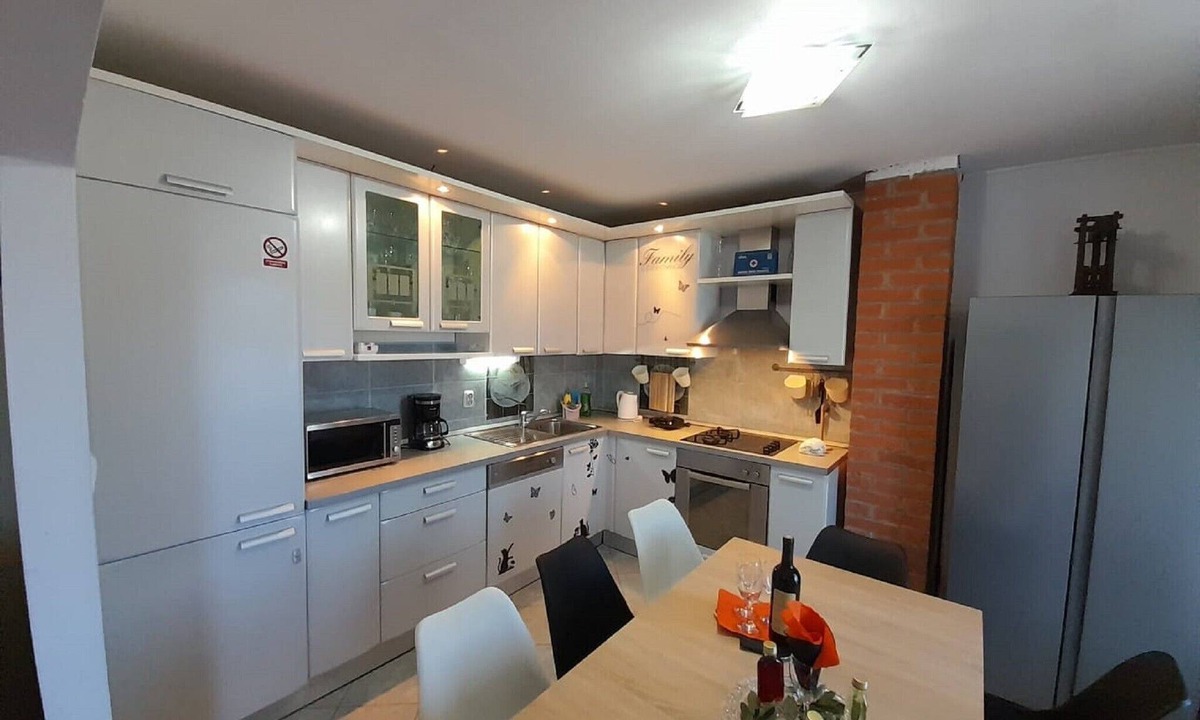 Mljet Apartment | Apartments Dalamar - Three-Bedroom Apartment with Terrace