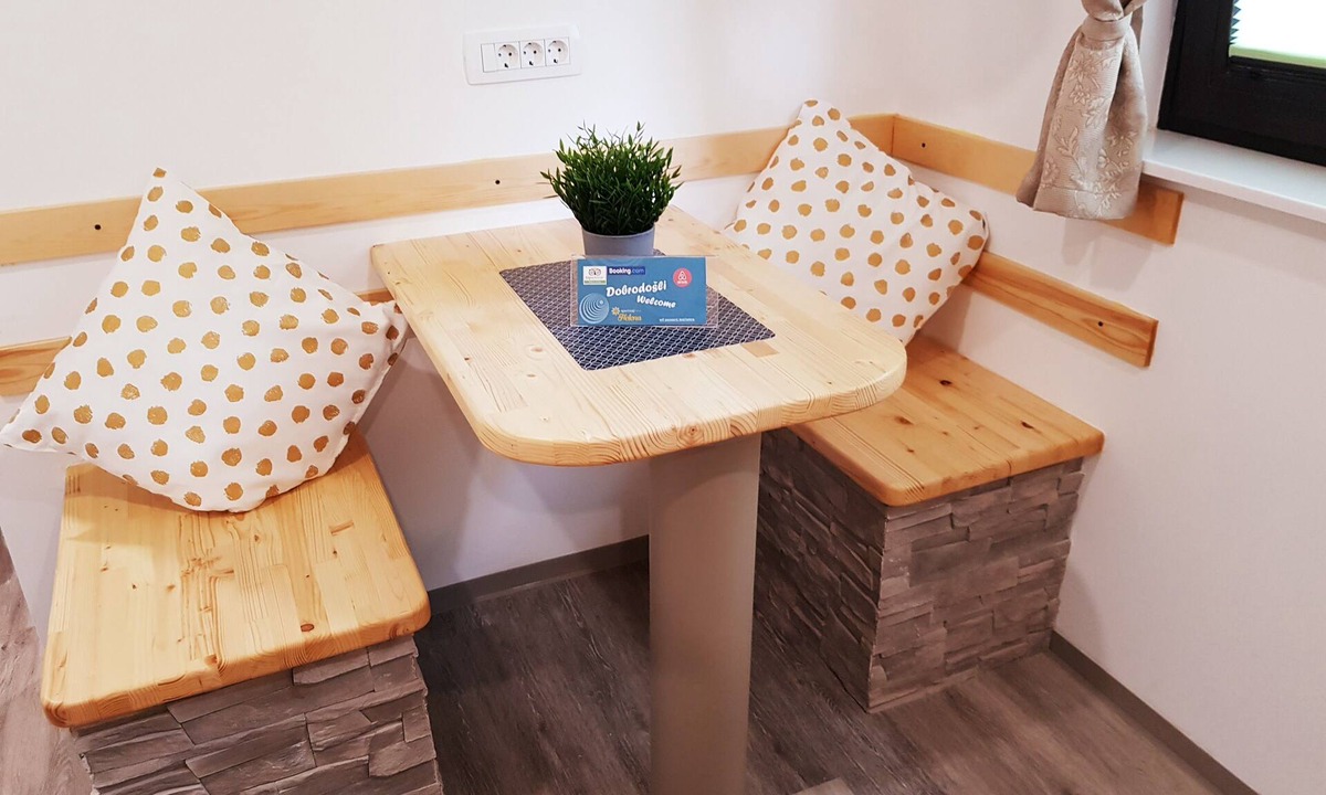 Kranjska Gora Apartment | APARTMENTS HELENA app no.2; Charming studio the luxe-18 m2; with outside terase