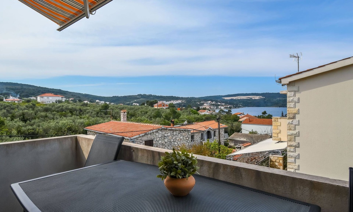 Necujam Apartment | Apartments Mirjana (117591-A2) - Necujam - island Solta