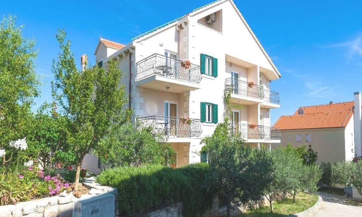 Bol Apartment | Apartments Krešimir, (11396), Bol, hr