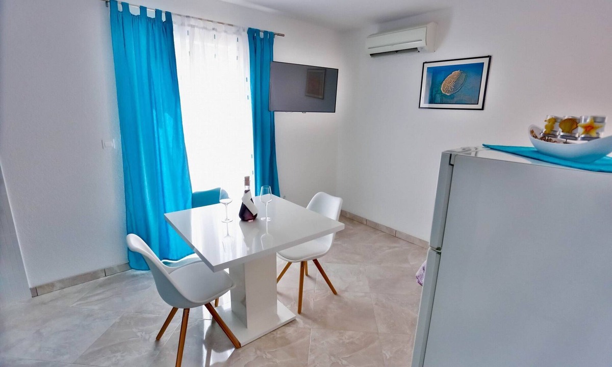 Sutivan Apartment | Apartments Lenka - One Bedroom Apartment with Balcony and garden View A1