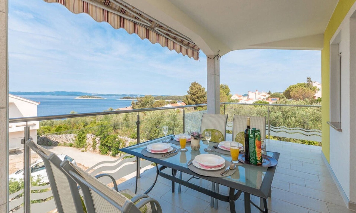 Zdrelac Apartment | Apartments Lilly - Two Bedroom Apartment with Sea View and Terrace